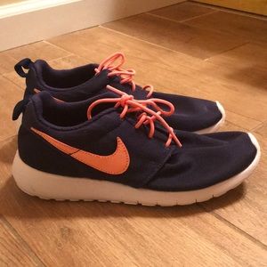 Nike shoes. Size 5 Youth.